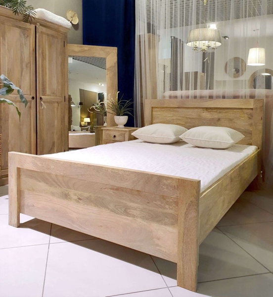 Proste drewniane jasne łóżko 140x200 z mango