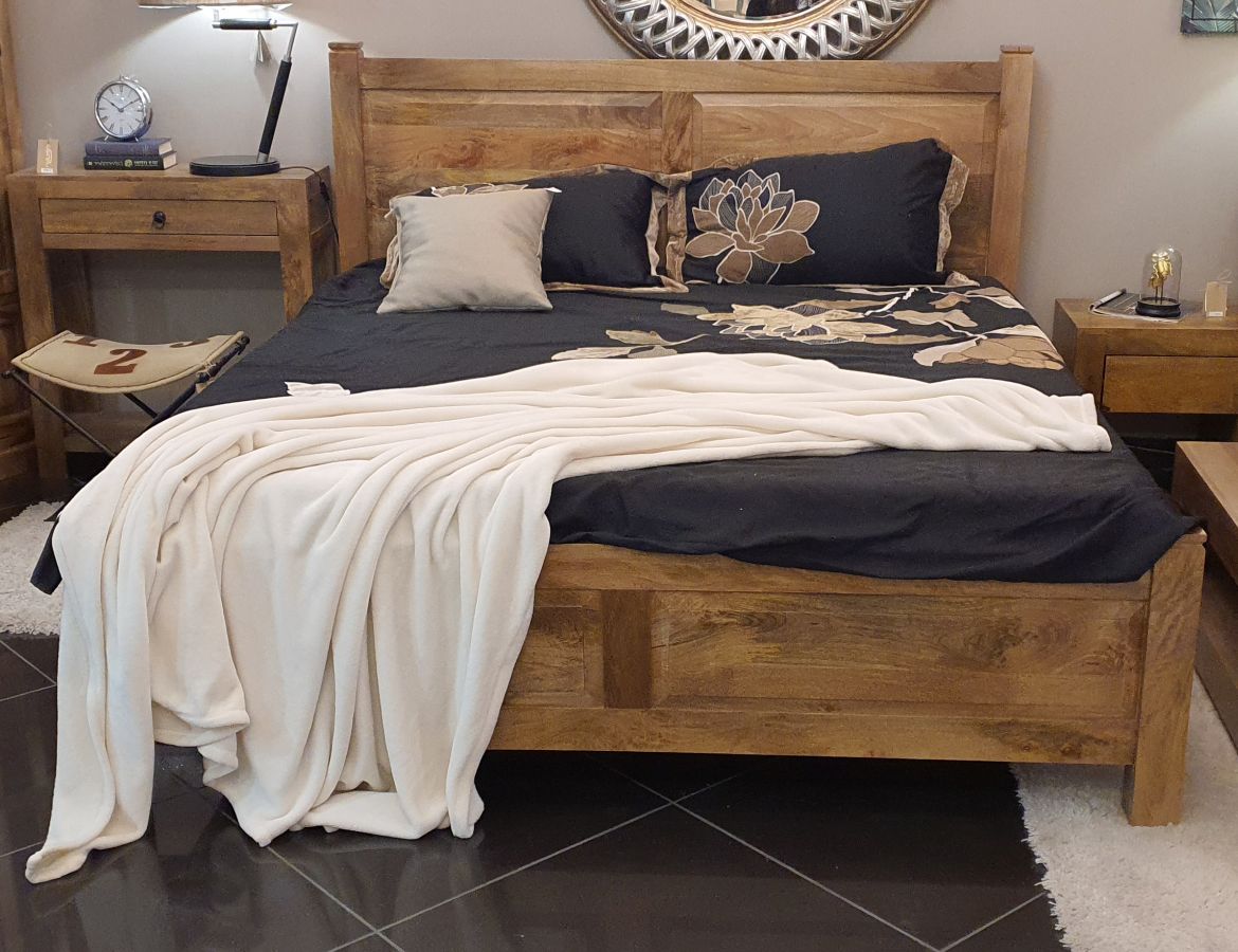 Underline Migration Purchase Drewniane ozdobne łóżko w kolorze toffi 160x200 - CudneMeble