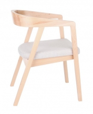 drewniane_jasne_krzeslo_w_stylu_skandynawskim_z_szara_jasna