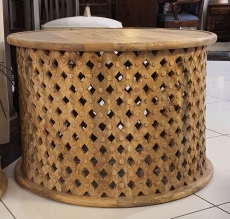 Duży okrągły stolik HAGA z drewna mango