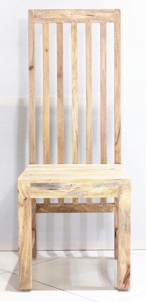 Durchbrochener Stuhl aus Mangoholz