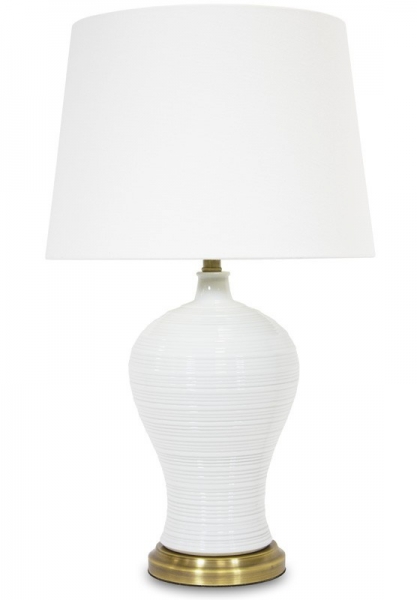 Elegancka biała lampa z ceramiczną podstawą
