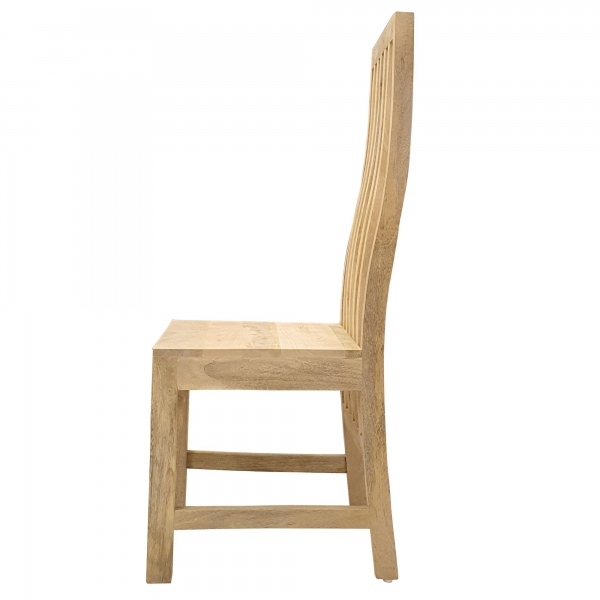 wygodne_drewniane_krzeslo_z_profilowanym_oparciem
