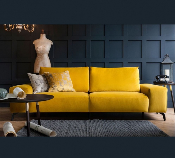 Żółta welurowa prosta sofa ROMANO